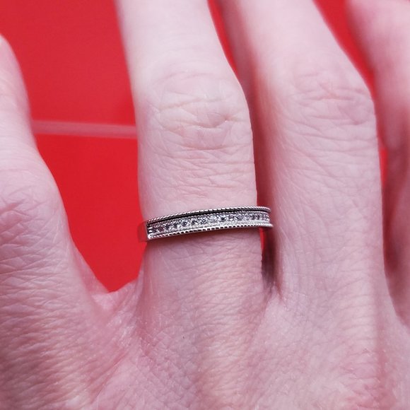 Size 6 925 Sterling Silver Cute Small Cubic Zirconia Clear Gems Ring - Picture 2 of 7